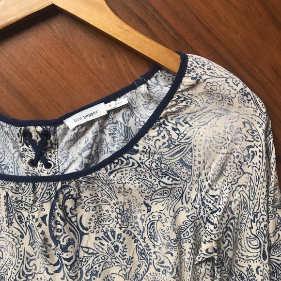 Cute patterned blouse - Picture 2 of 3